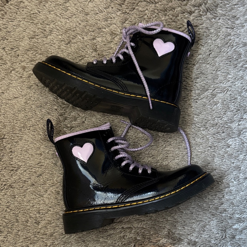 Dr Martin Kids SHIMMER HEART LACE UP BOOTS